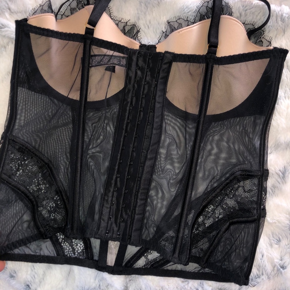 Lingerie - Picture 5 of 6
